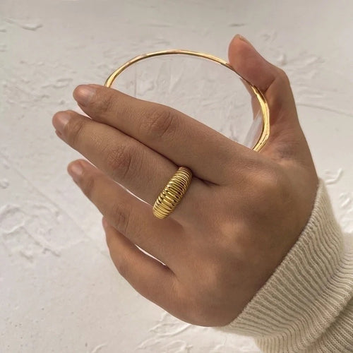 Ribbed Ring